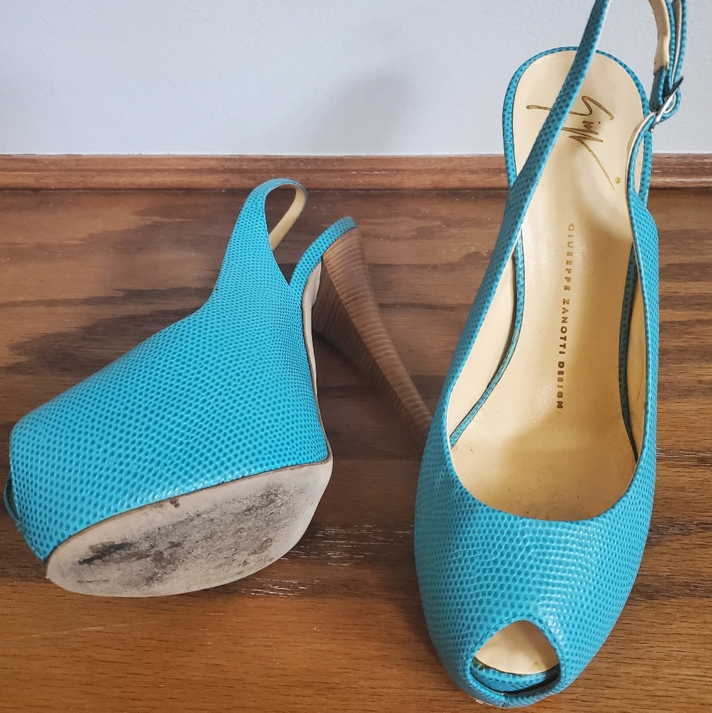 Heels - Picture 5 of 5